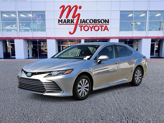 2024 Toyota Camry Hybrid LE