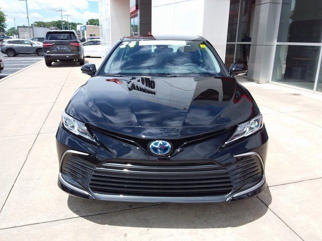 2024 Toyota Camry Hybrid LE