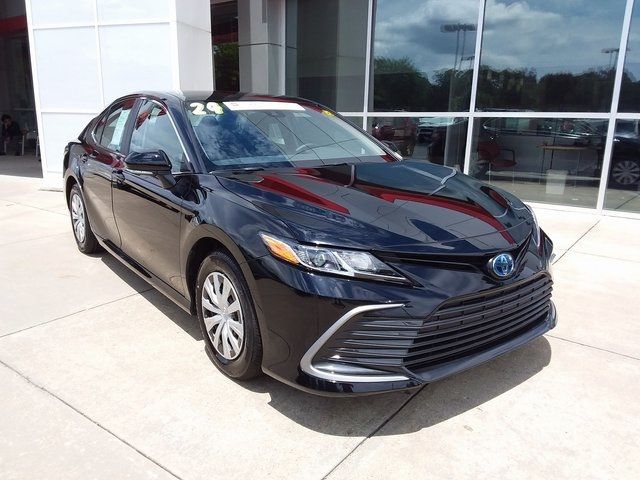 2024 Toyota Camry Hybrid LE