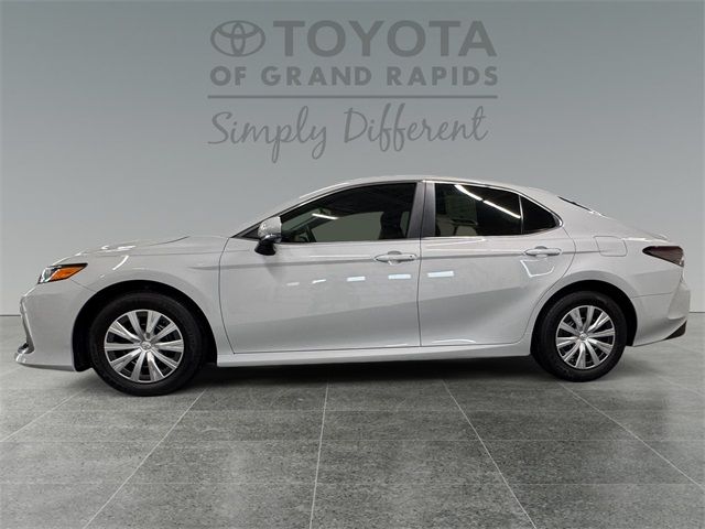 2024 Toyota Camry Hybrid LE