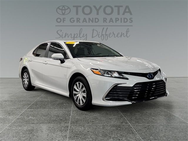 2024 Toyota Camry Hybrid LE