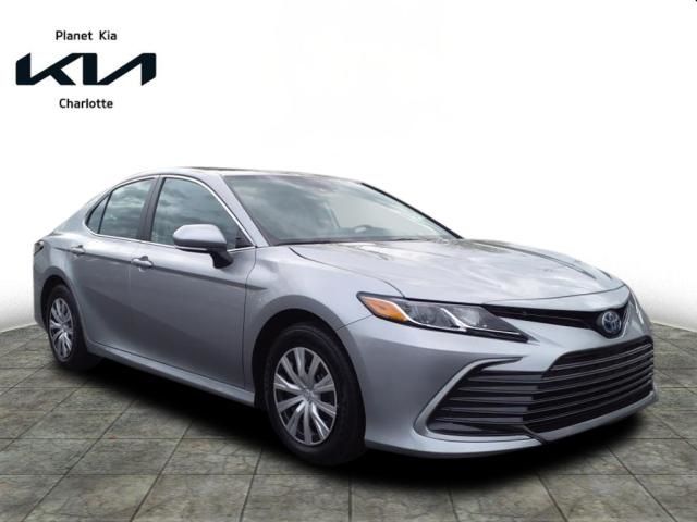 2024 Toyota Camry Hybrid LE