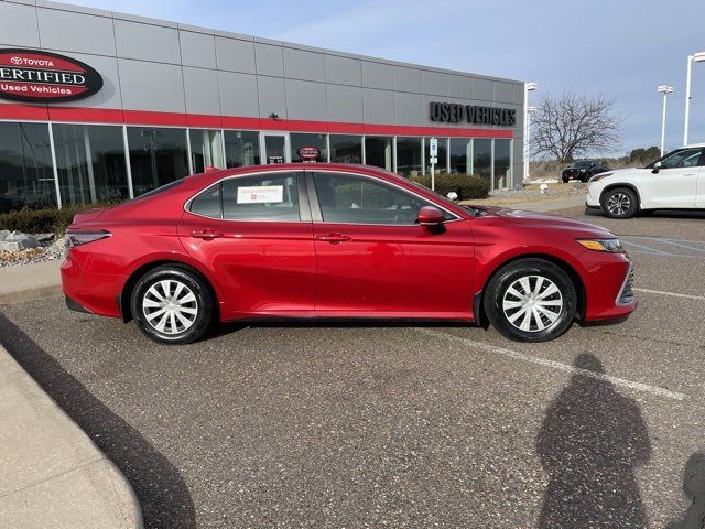 2024 Toyota Camry Hybrid LE