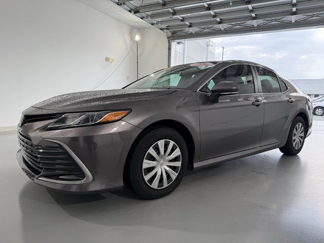 2024 Toyota Camry Hybrid LE