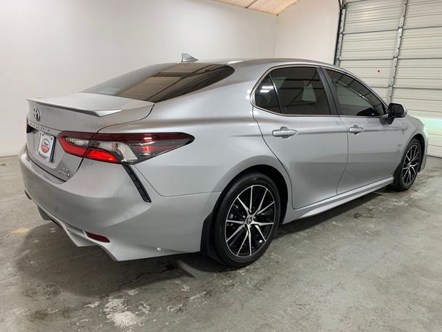 2024 Toyota Camry Hybrid SE