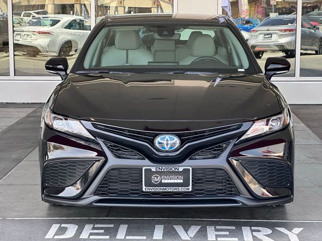 2024 Toyota Camry Hybrid SE