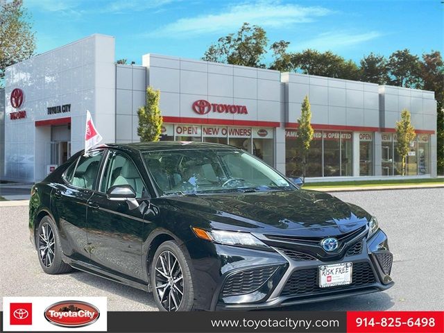 2024 Toyota Camry Hybrid SE