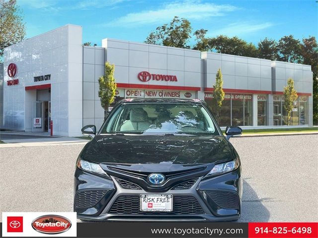 2024 Toyota Camry Hybrid SE