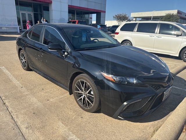 2024 Toyota Camry Hybrid SE