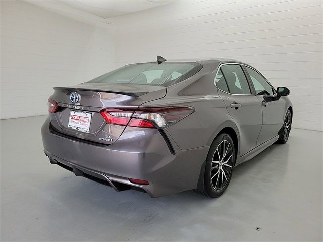 2024 Toyota Camry Hybrid SE