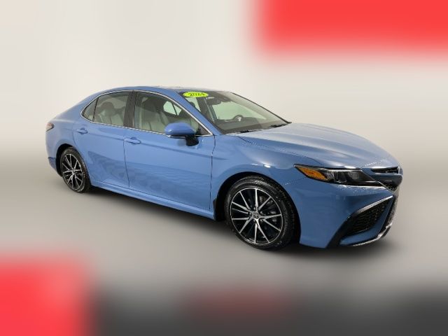 2024 Toyota Camry Hybrid SE