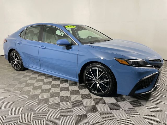 2024 Toyota Camry Hybrid SE