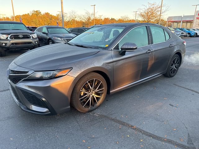 2024 Toyota Camry Hybrid SE