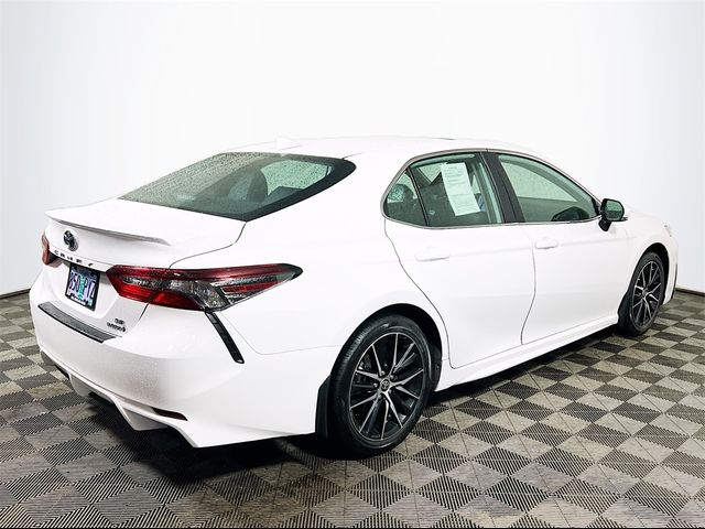 2024 Toyota Camry Hybrid SE