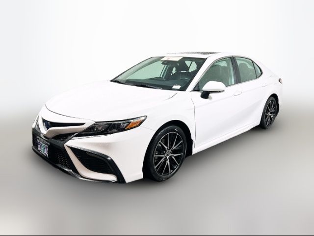 2024 Toyota Camry Hybrid SE