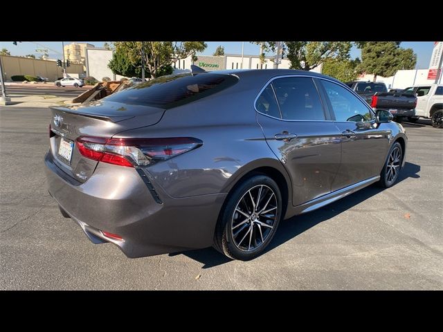 2024 Toyota Camry Hybrid SE