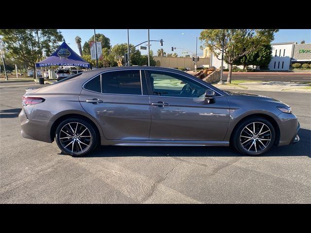 2024 Toyota Camry Hybrid SE