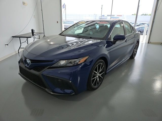 2024 Toyota Camry Hybrid SE