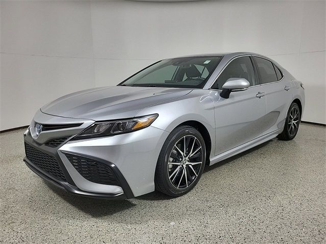 2024 Toyota Camry Hybrid SE