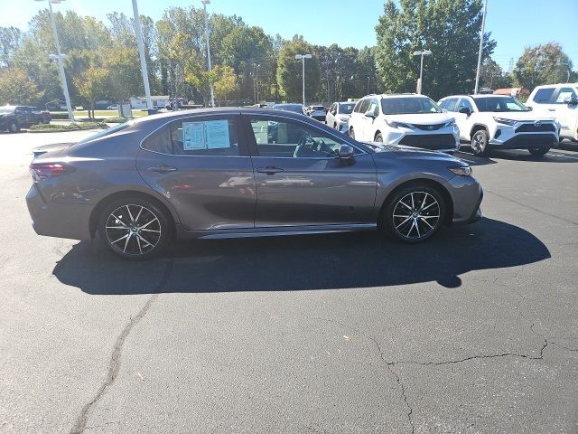 2024 Toyota Camry Hybrid SE