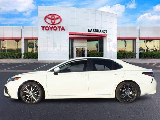 2024 Toyota Camry Hybrid SE