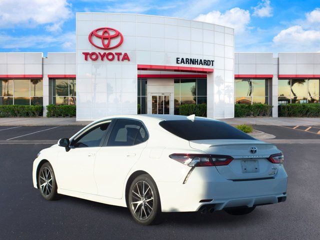 2024 Toyota Camry Hybrid SE