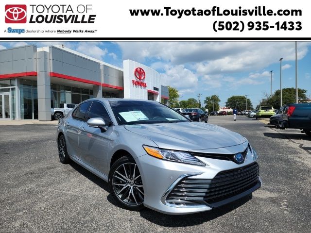 2024 Toyota Camry Hybrid XLE