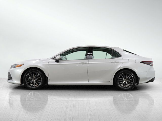 2024 Toyota Camry Hybrid XLE