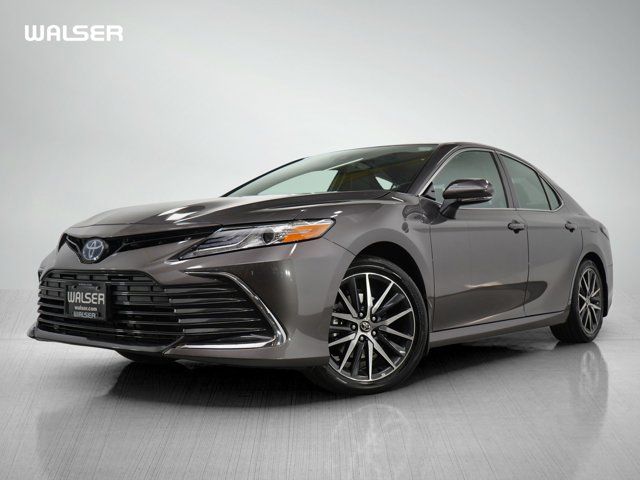 2024 Toyota Camry Hybrid XLE