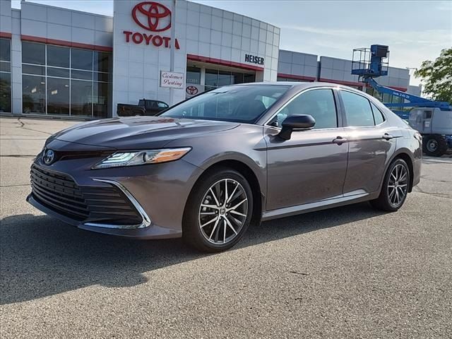 2024 Toyota Camry Hybrid XLE