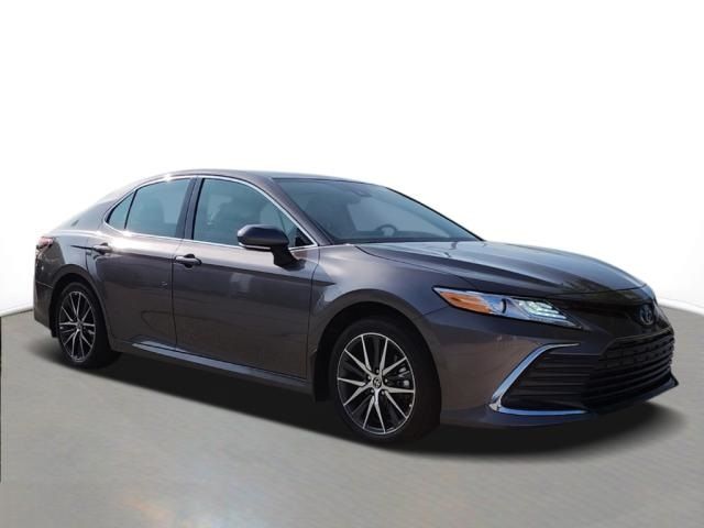 2024 Toyota Camry Hybrid XLE