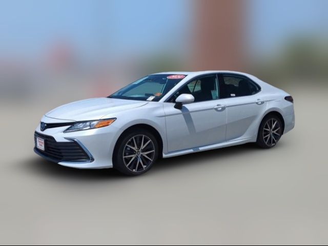 2024 Toyota Camry Hybrid XLE