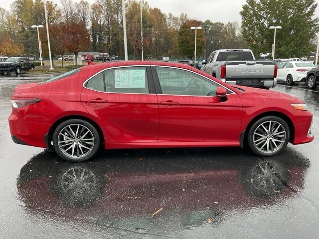 2024 Toyota Camry Hybrid XLE