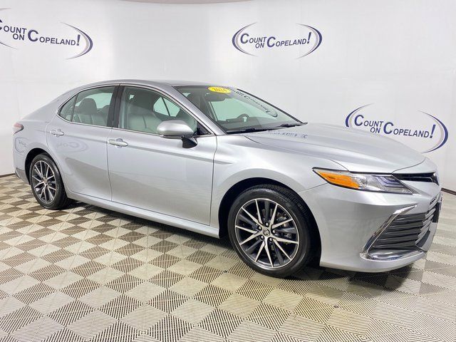 2024 Toyota Camry Hybrid XLE