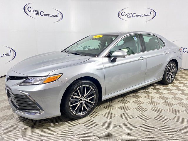 2024 Toyota Camry Hybrid XLE