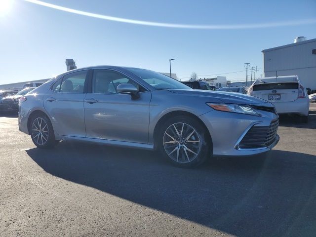 2024 Toyota Camry Hybrid XLE