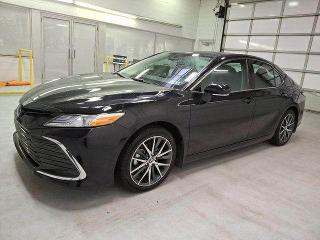 2024 Toyota Camry Hybrid XLE