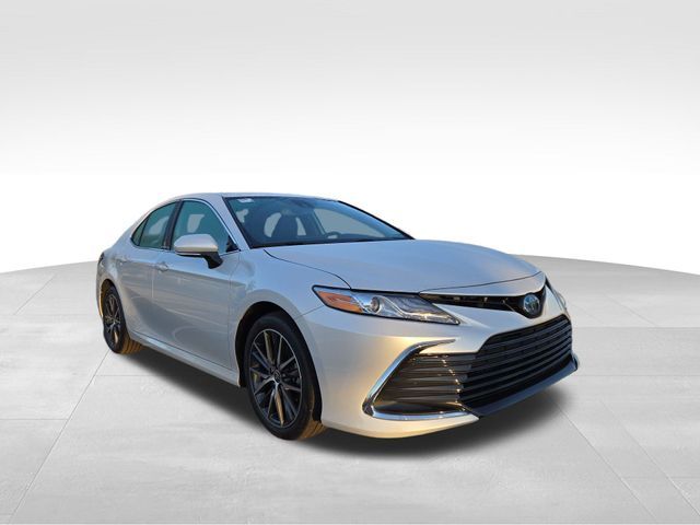 2024 Toyota Camry Hybrid XLE