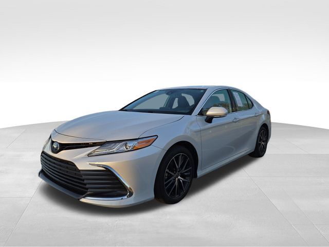 2024 Toyota Camry Hybrid XLE