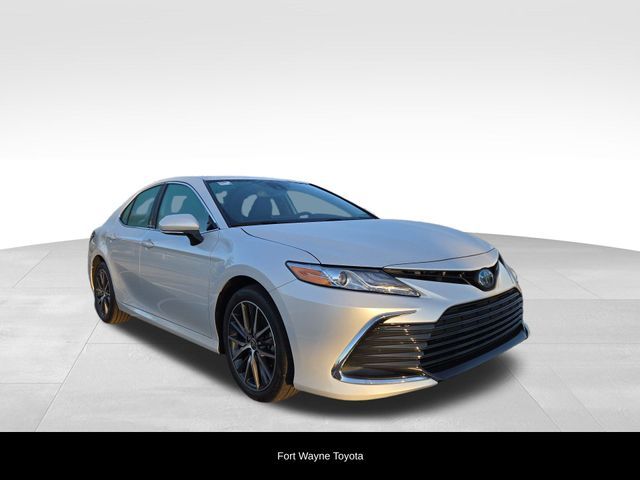 2024 Toyota Camry Hybrid XLE