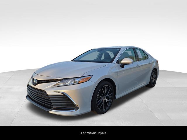 2024 Toyota Camry Hybrid XLE