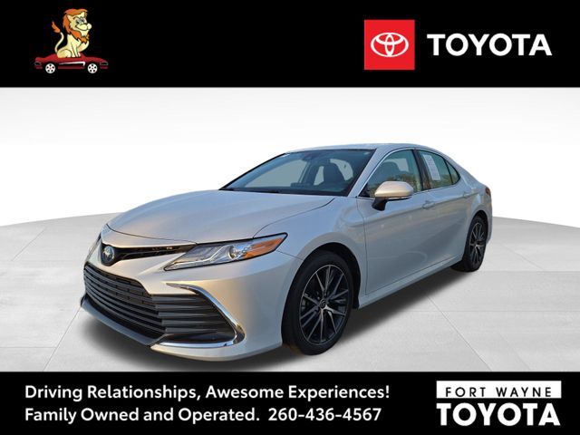 2024 Toyota Camry Hybrid XLE