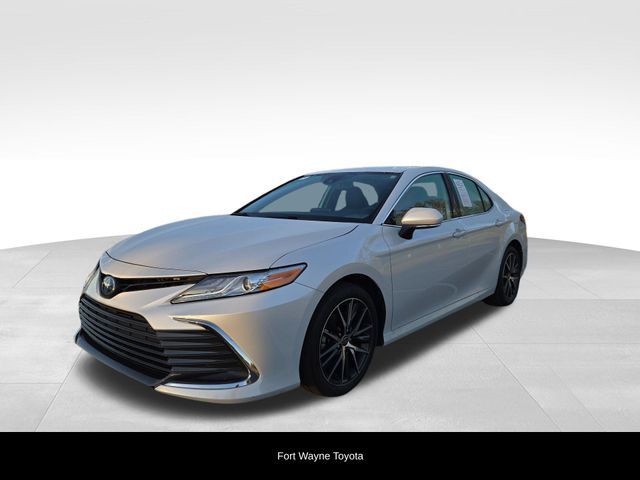 2024 Toyota Camry Hybrid XLE