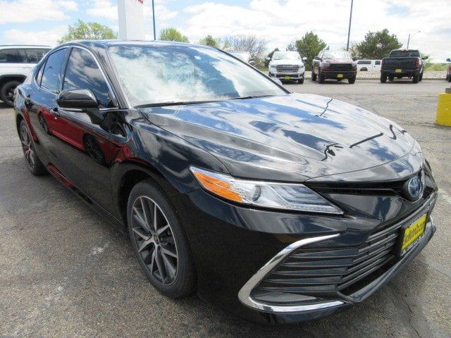 2024 Toyota Camry Hybrid XLE