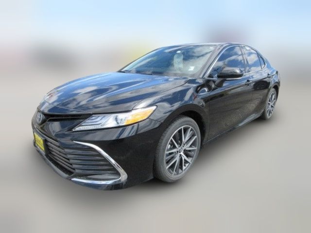 2024 Toyota Camry Hybrid XLE