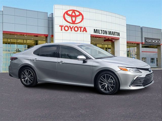 2024 Toyota Camry Hybrid XLE