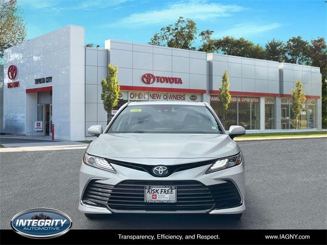 2024 Toyota Camry Hybrid XLE