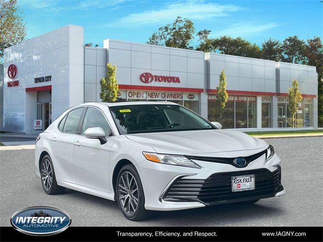 2024 Toyota Camry Hybrid XLE