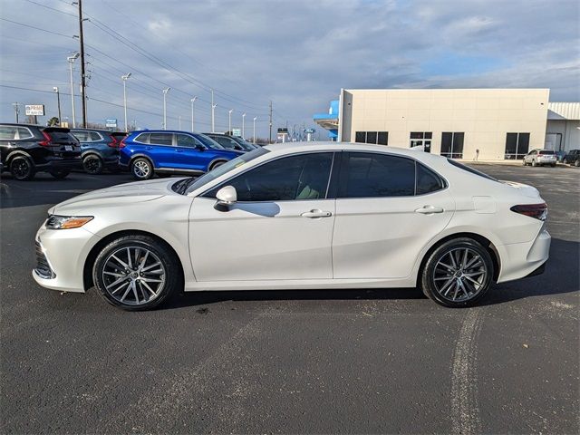 2024 Toyota Camry Hybrid XLE