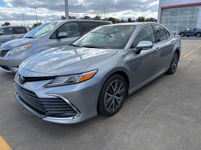 2024 Toyota Camry Hybrid XLE